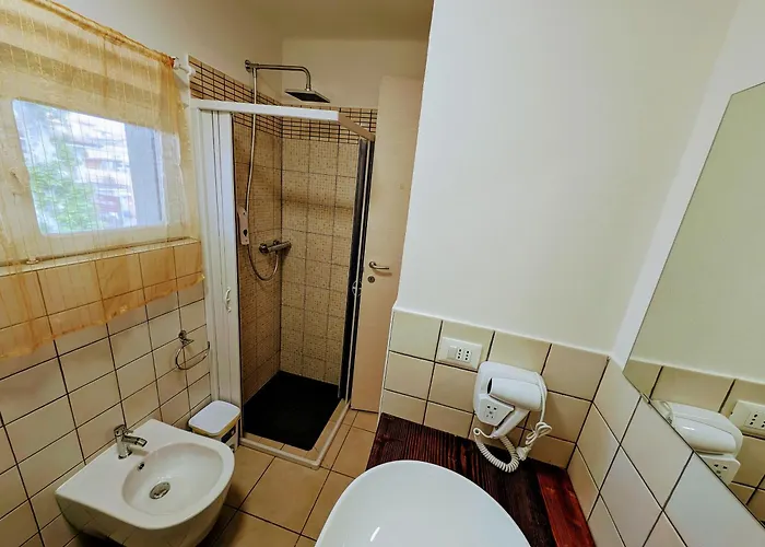 Il Glicine Stadio - Ospedale فندق مبيت وإفطار