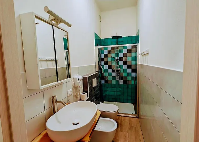 Il Glicine Stadio - Ospedale فندق مبيت وإفطار 3*